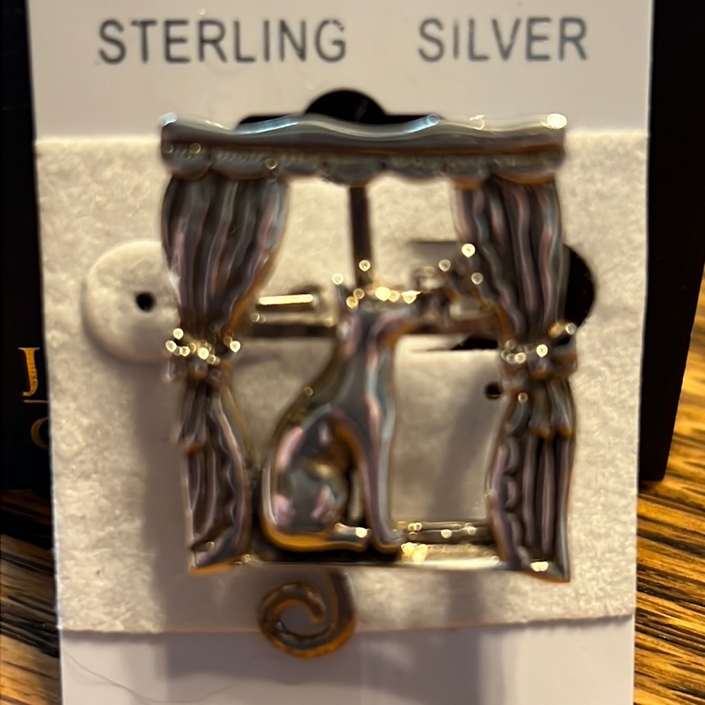 Jezlaine 925 sterling silver cat brooch with dangle tail. Vintage